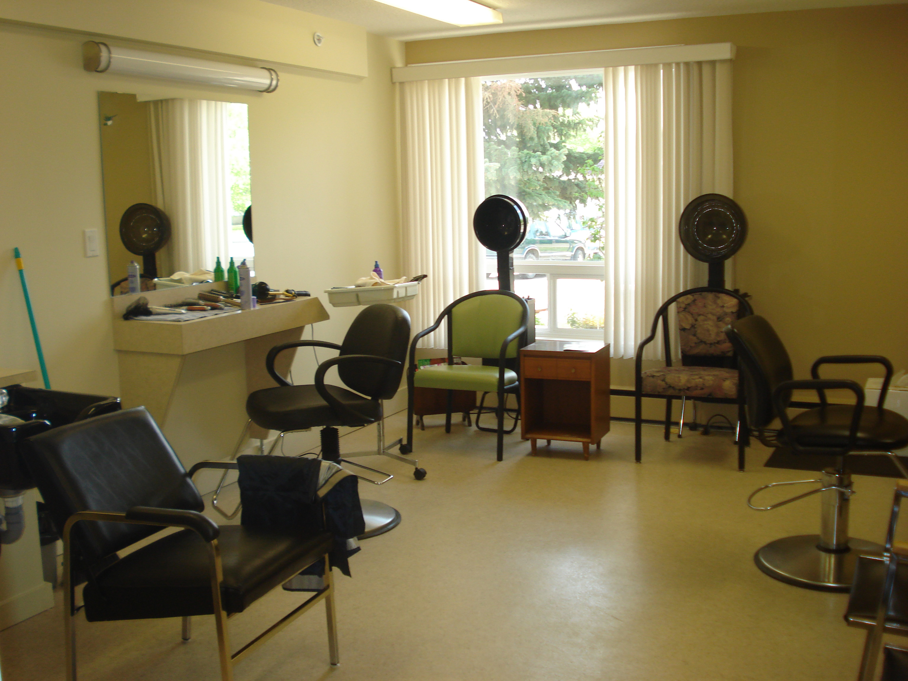 Vialta Hair dressing room